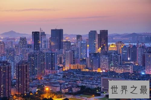 中国最美夜景十大城市，国际化大都市不及这些美