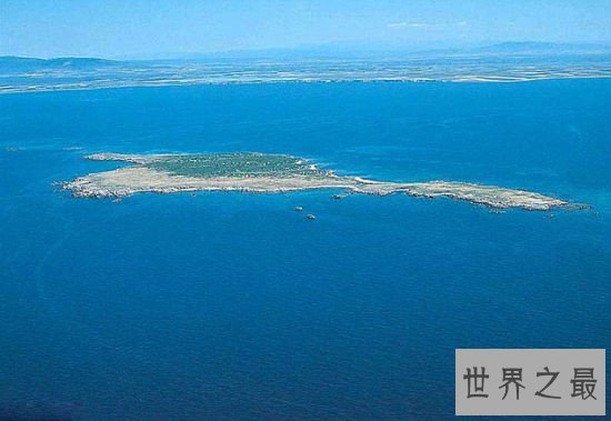 世界最大的十个海洋排行榜,珊瑚海的深度高达2394米!