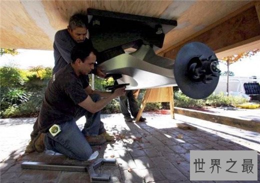 世界上最大的滑板,长11米可站40人(体积和公交一般)