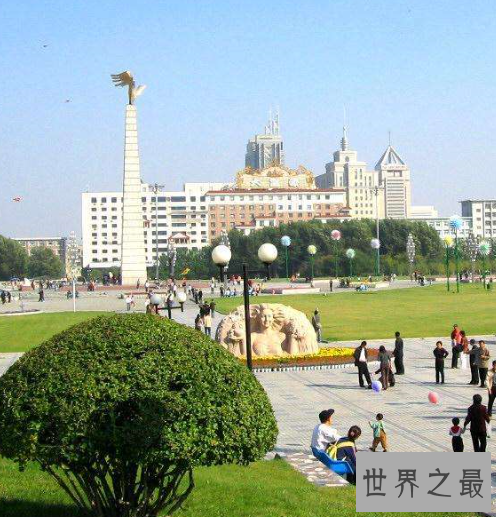 世界上最大的广场 ,世界上最大的广场是哪个?