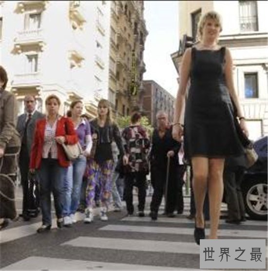 最长的腿拥有者身高1.95米,腿长1.35米!