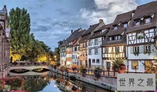 世界最热小镇,热到50℃,居民全都住在地底下!