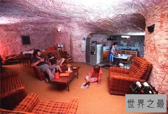 世界最热小镇,热到50℃,居民全都住在地底下!