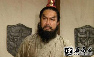 ​纪灵的武力水平如何？纪灵为何能与关羽战成平手？