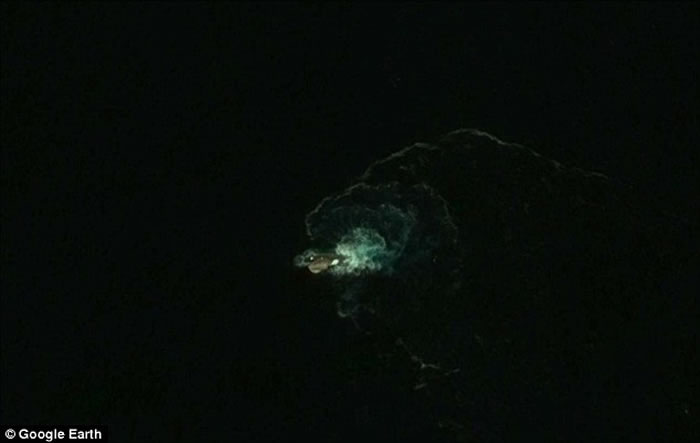 透过Google Earth在南极洲发现长达120米挪威海怪?