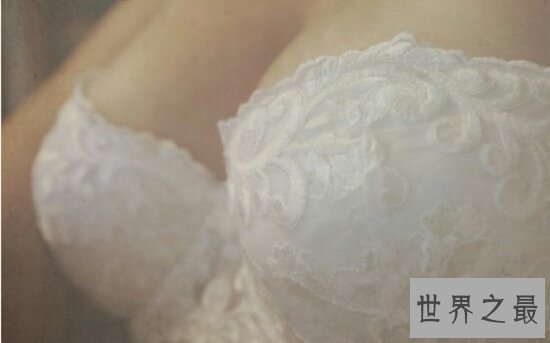 美女乳头是女人喂养孩子的工具,不好好保护竟然会得乳腺癌!