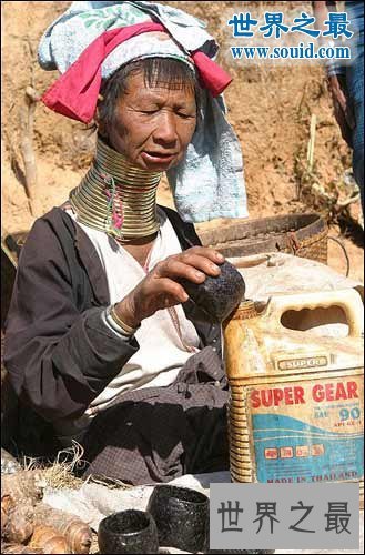 世界上脖子最长的人,神秘部落比常人长20厘米