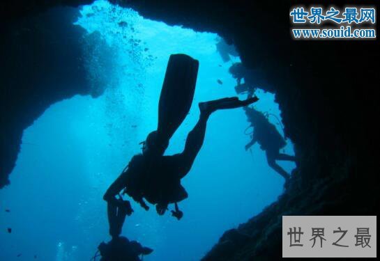 神秘的海上天坑伯利兹大蓝洞,已存在1亿3000年