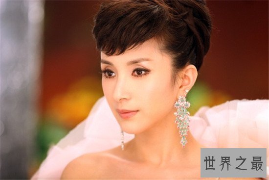 著名内地女歌手汤灿,为你呈现精彩的一生