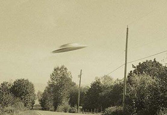 探秘索科洛镇外星人事件,美国警方竟目击外星人乘坐UFO降落 1
