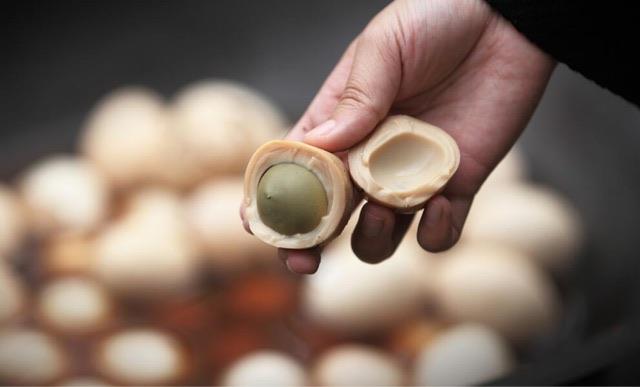 探秘世界上最奇葩的十种食物:日本蟑螂汤恶心至极 5