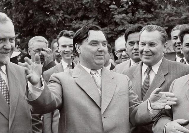 历史俄罗斯总统历任总统名单,俄罗斯历届总统顺序表 4