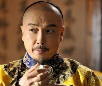 ​康熙在面对鳌拜和吴三桂 康熙为什么不让他们两虎相斗