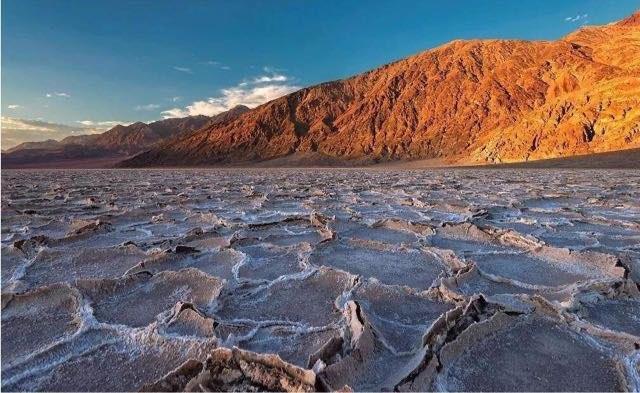 探秘死亡谷里的石头为什么会动 死亡谷里有生物存在吗 3