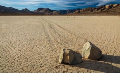 ​死亡谷里的石头为什么会动 死亡谷里有生物存在吗