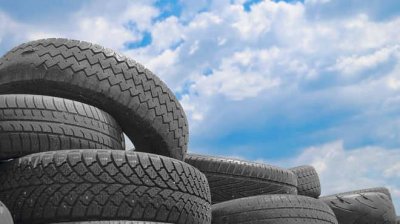 ​轮胎上有小裂纹需要换吗