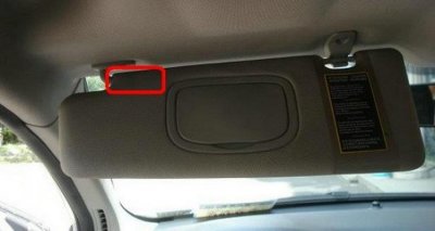 ​汽车遮阳板下垂怎么修复