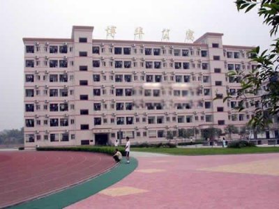 ​泸县一中门事件怎么回事 学生时代的大胆偷吃