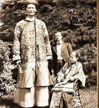 中国的第一巨人,身高3米19,却被洋人买走,世界各地展览!