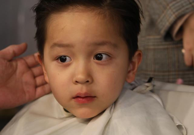 邓莎家的大麟子又帅了,清新俊逸造型百变,继承妈妈的优秀基因