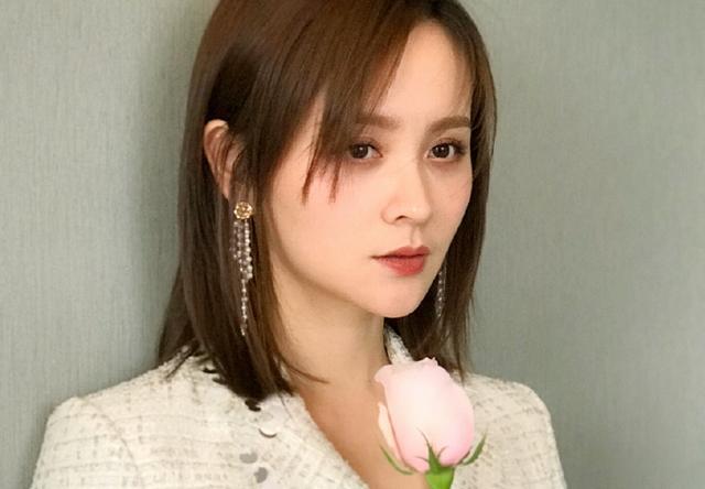 邓莎家的大麟子又帅了,清新俊逸造型百变,继承妈妈的优秀基因