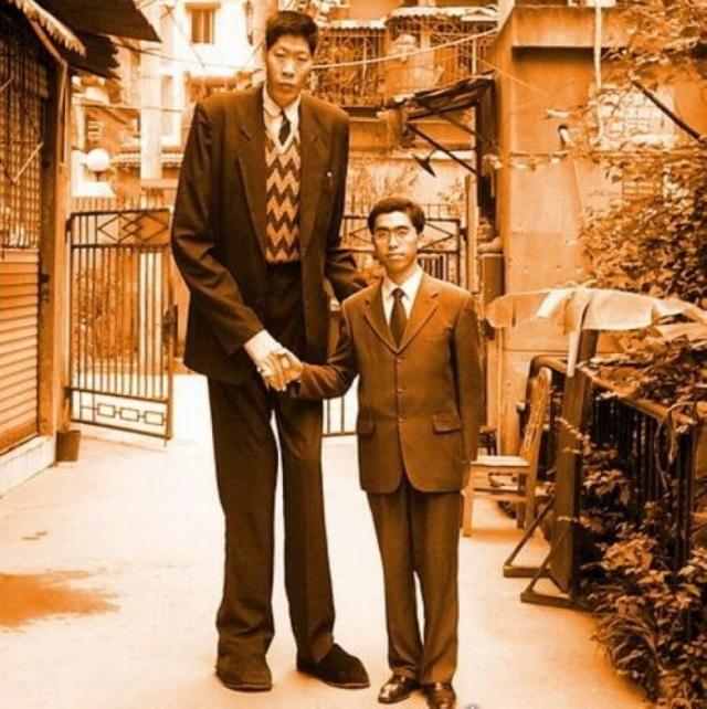 中国五大巨人:王峰军身高2.55米,排名第一