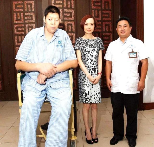 中国五大巨人:王峰军身高2.55米,排名第一