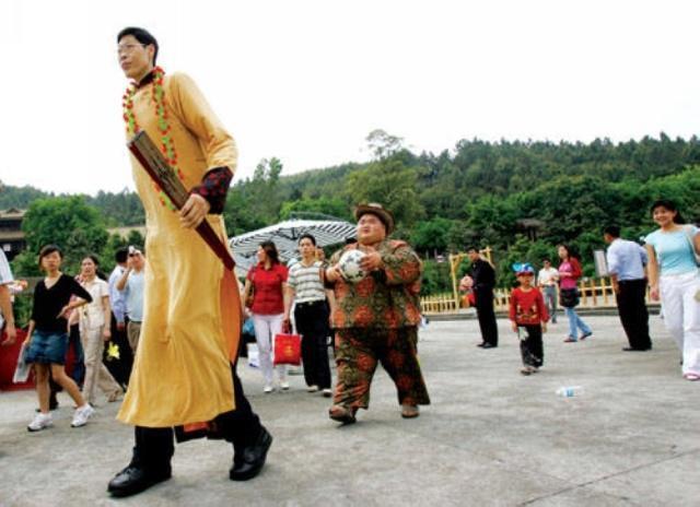 中国五大巨人:王峰军身高2.55米,排名第一