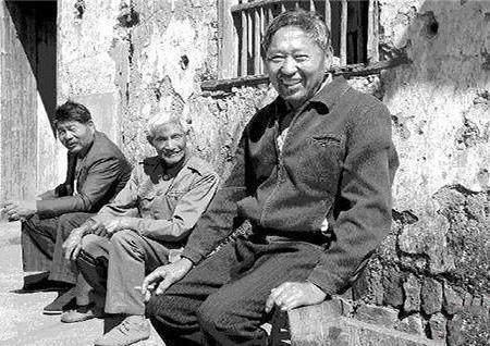 朱元璋后代沦落至今,家中仅剩一张皇帝龙椅