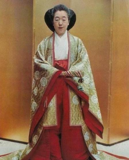 全球最长寿皇后长相丑陋有家族遗传病,皇帝却说她像天使