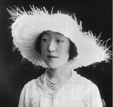 全球最长寿皇后长相丑陋有家族遗传病,皇帝却说她像天使