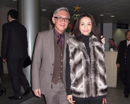 19岁成最美港姐,26岁嫁豪门生两子一女,50岁丧夫让人怜惜