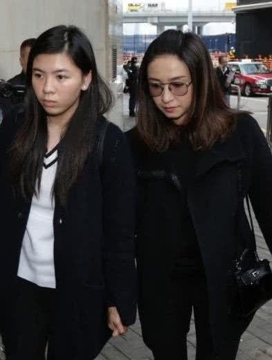 19岁成最美港姐,26岁嫁豪门生两子一女,50岁丧夫让人怜惜