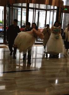 gif:这是我见过最牛逼的试衣间,没有之一,优衣库也不过如此!