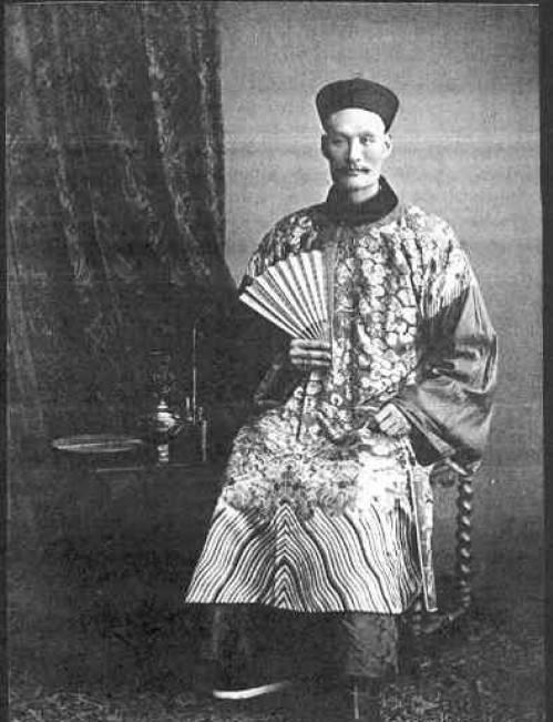 当年清朝身高3.19米的第一巨人,娶了英国妻子,如今子女怎样了?