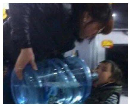 电子竞技暴打天才少年,千万年薪网瘾少年UZI留下的最大遗憾