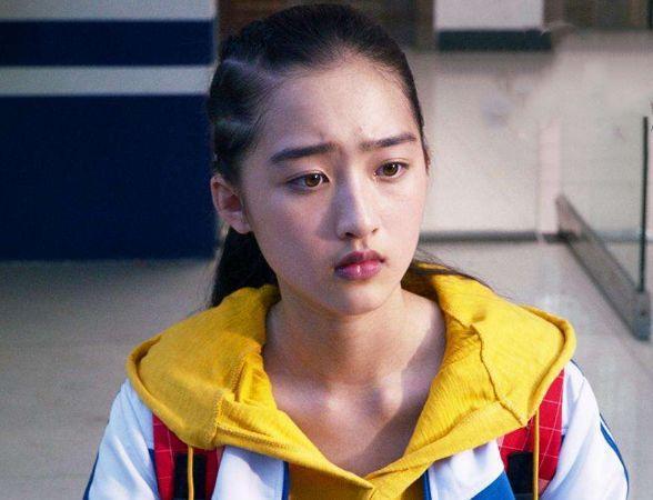 娱乐资讯:最美00后邓恩熙?颜值高演技好