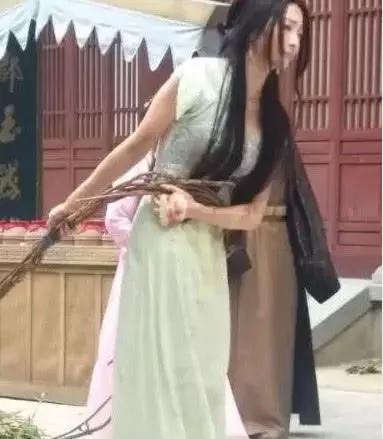 她是横店 “最美龙套”,颜值直逼当红女星,网友:未来不可限量