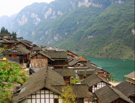 重庆最“梦幻”的古镇,隐藏一条百米画廊,景色如仙境美过洪崖洞