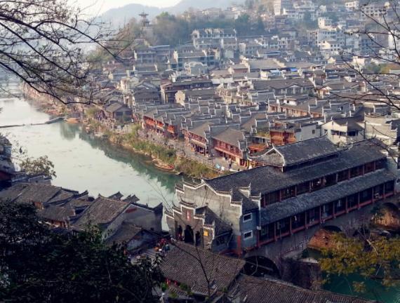 重庆最“梦幻”的古镇,隐藏一条百米画廊,景色如仙境美过洪崖洞