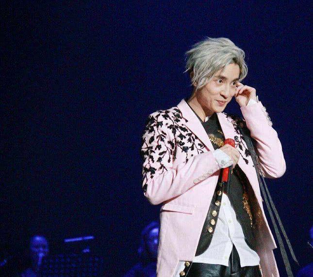 薛之谦新歌即将上线,曲风成最大亮点,网友:活该你红一辈子