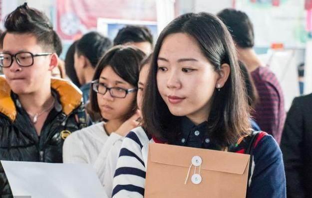 文科“最赚钱”的6个专业,毕业后薪资高,前景好,但报考人数少