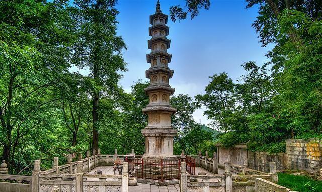 弘福寺,是贵阳最大、最出名的寺庙