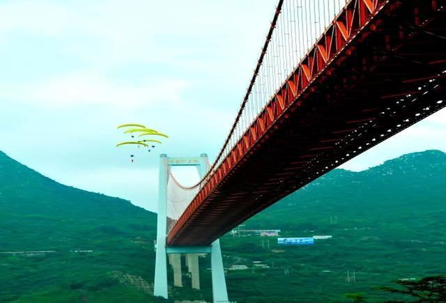 贵州省最贵的大桥, 中国最大悬索桥, 总投资15亿