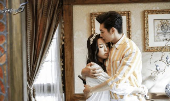 谁才是《终极一班》里最喜欢亚瑟王的人,是五熊,还是性感的她