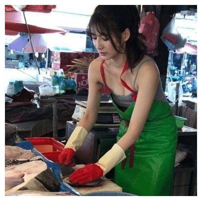 最美“卖鱼西施”火了,杀鱼动作娴熟,网友:颜值与实力并存