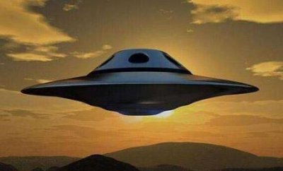 ​李小龙怎么死的死于艳星家中,体内含大量大麻残留物