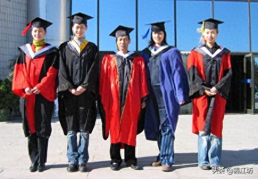 学士、硕士、博士、校长服的区别、式样和意义,看这篇就够了