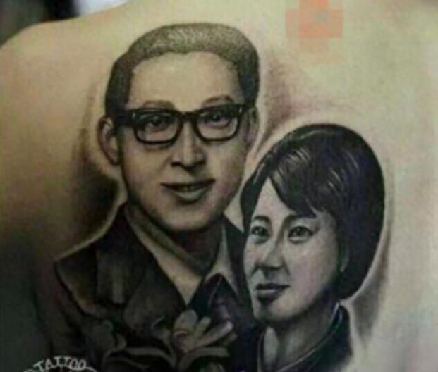 胡歌聚会秀“大花臂”,后背纹身十分抢眼,网友:酷毙了