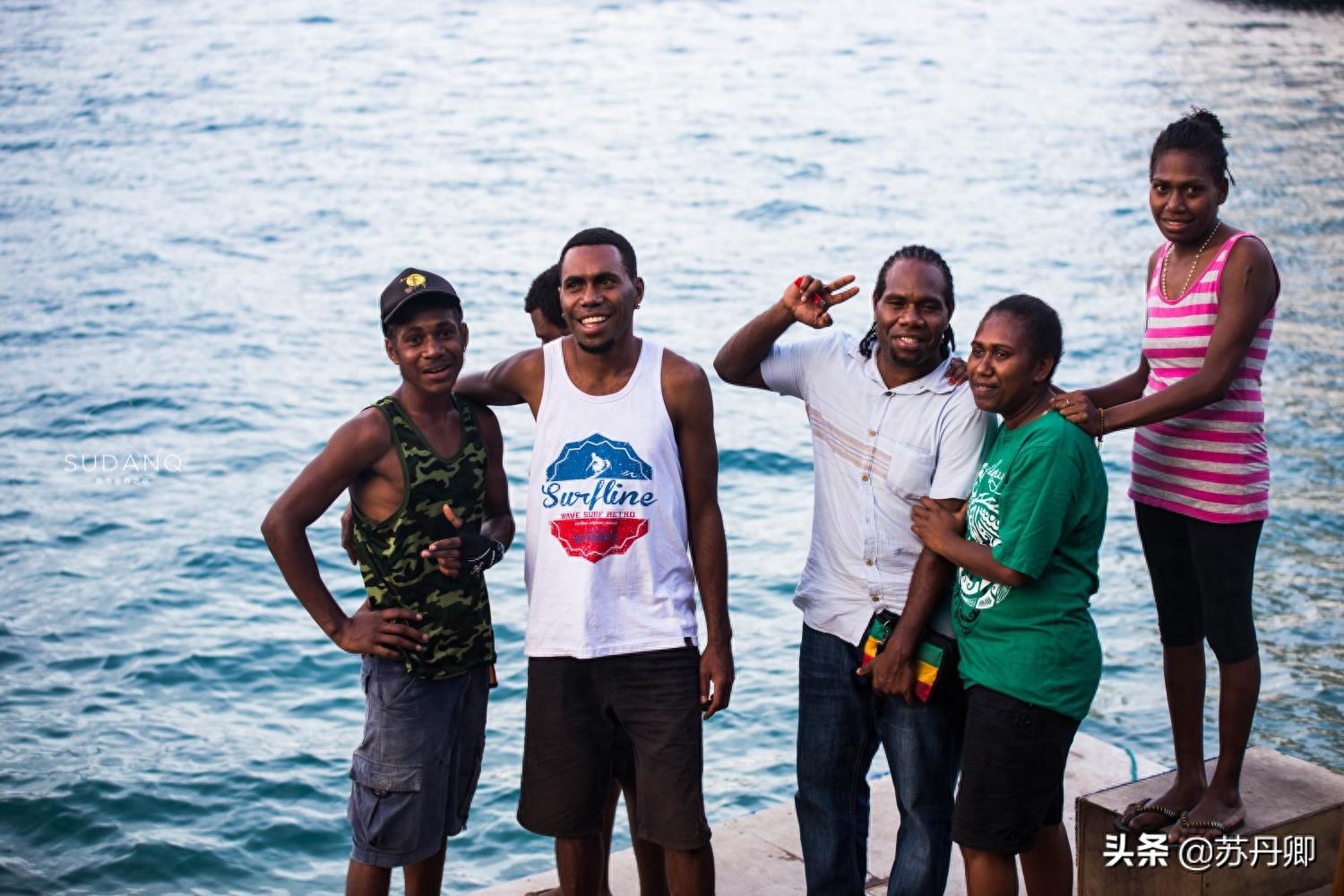 实拍瓦努阿图码头:世界上最不发达国家之一,全国人口28万